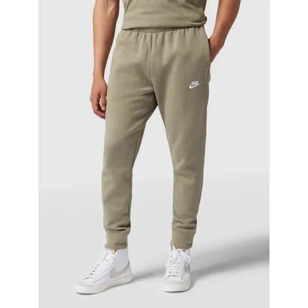 Nike Spodnie dresowe o kroju standard fit z elastycznym pasem