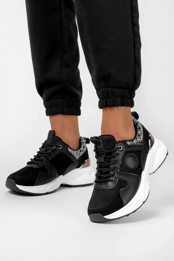 Czarne sneakersy na koturnie buty sportowe sznurowane casu sj2162-1