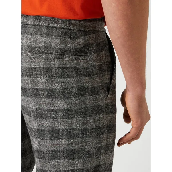 BOSS Casualwear Spodnie sportowe o kroju tapered fit z dodatkiem streczu model ‘Sabril’