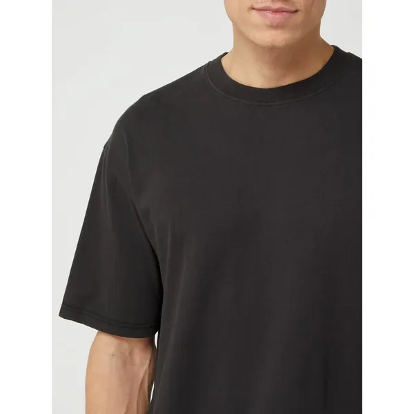 Pegador T-shirt z lekko obniżonymi ramionami