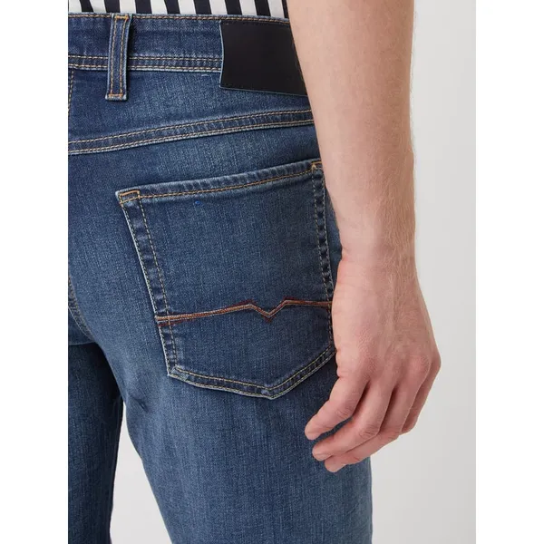 MAC Szorty jeansowe o kroju modern fit z dodatkiem streczu model ‘Arne’
