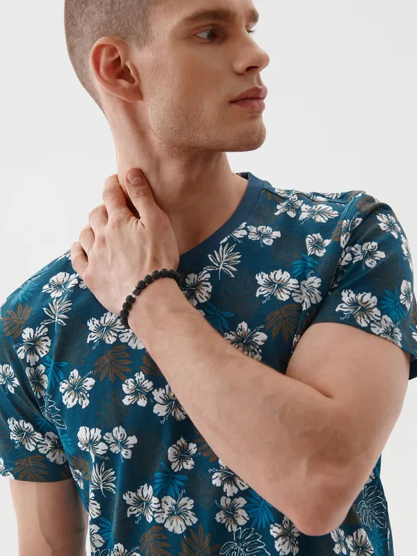 T-shirt krótki rękaw męski z kwiatowym motywem