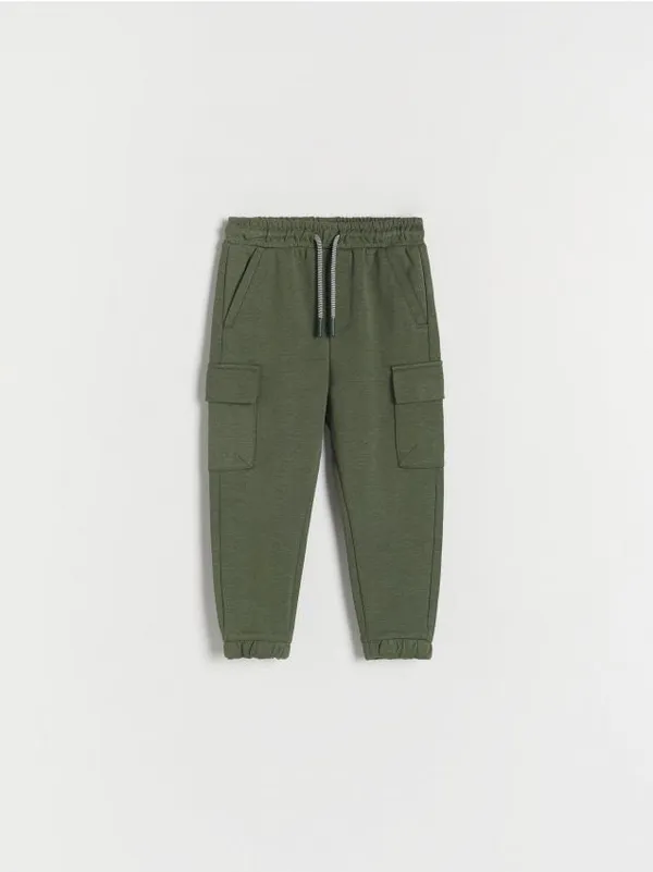 Spodnie typu cargo, wykonane z bawełnianej dzianiny. - zielony