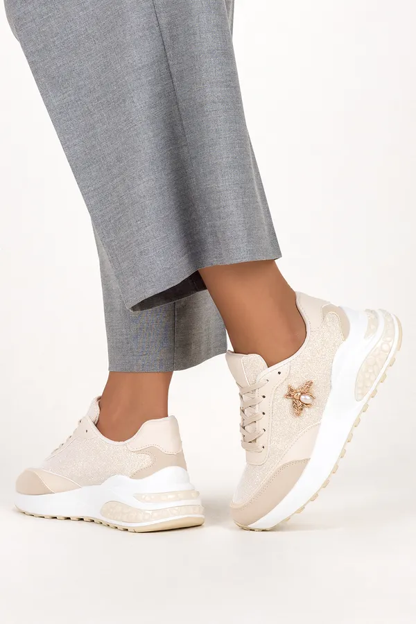 Beżowe sneakersy na platformie buty sportowe sznurowane z owadem casu la231