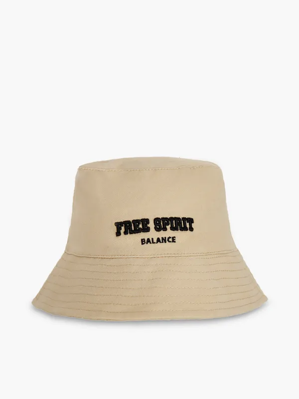 Beżowy kapelusz bucket hat z haftem - Beżowy