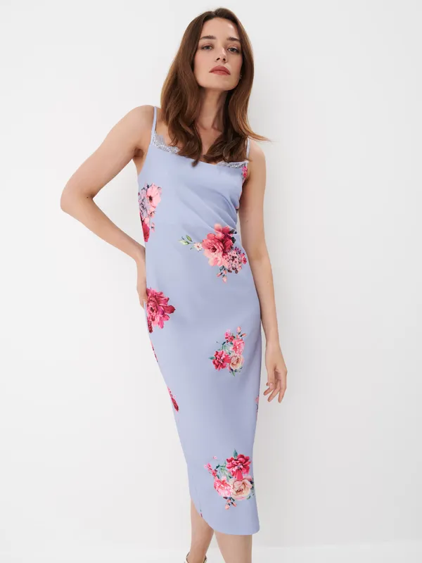 Dopasowana sukienka midi w kwiatowy wzór - Niebieski
