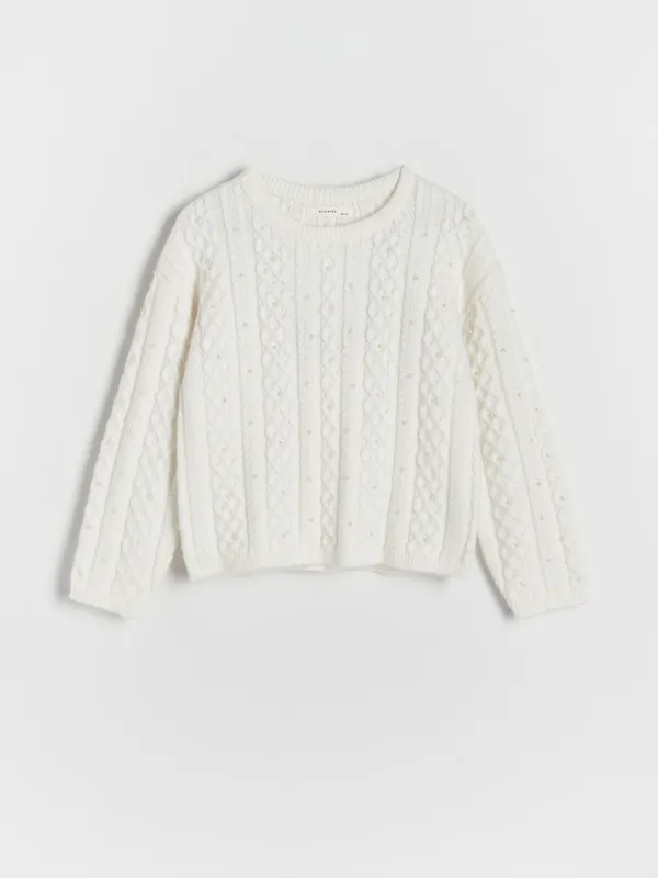 Sweter o swobodnym fasonie, wykonany z dzianiny. - złamana biel