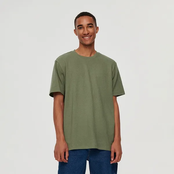 Gładka koszulka regular fit khaki - Zielony