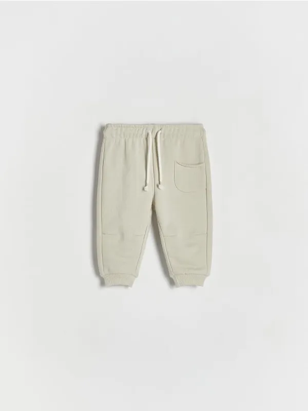 Spodnie o swobodnym fasonie, wykonane z przyjemnej w dotyku, bawełnianej dzianiny. - jasnozielony