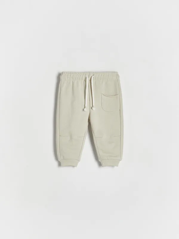 Spodnie o swobodnym fasonie, wykonane z przyjemnej w dotyku, bawełnianej dzianiny. - jasnozielony