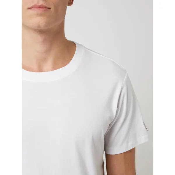 Guess T-shirt o kroju regular fit z bawełny ekologicznej