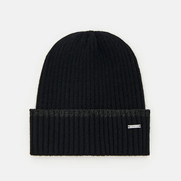 Czarna czapka basic - Czarny