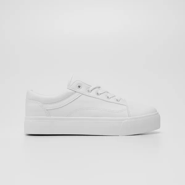 Białe sneakersy na grubej podeszwie - Biały