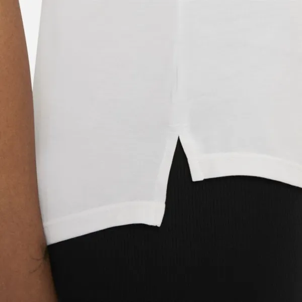 Damska koszulka z krótkim rękawem o standardowym kroju Nike Dri-FIT One Luxe - Biel