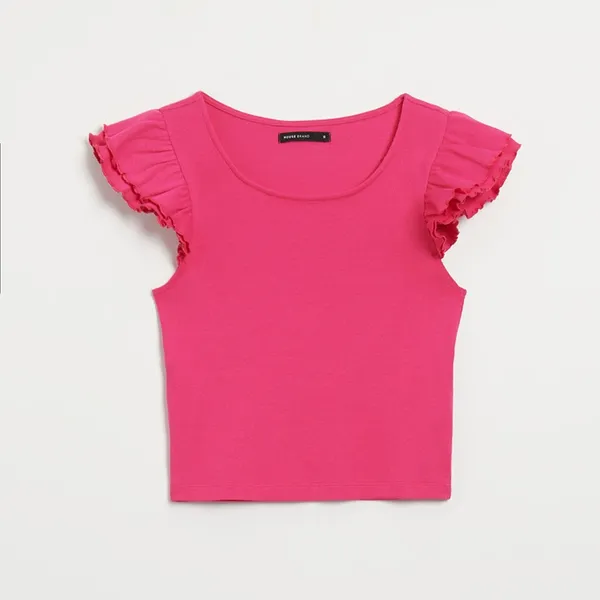 Krótka bluzka z falbankami przy ramionach różowa - Różowy