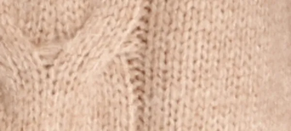 Sweter z dekoltem w serek