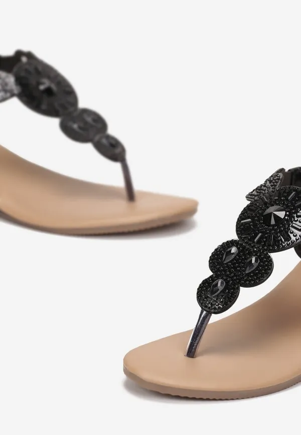 Czarne Wsuwane Sandały Japonki na Niskim Koturnie z Paskiem z Kryształkami Cossia