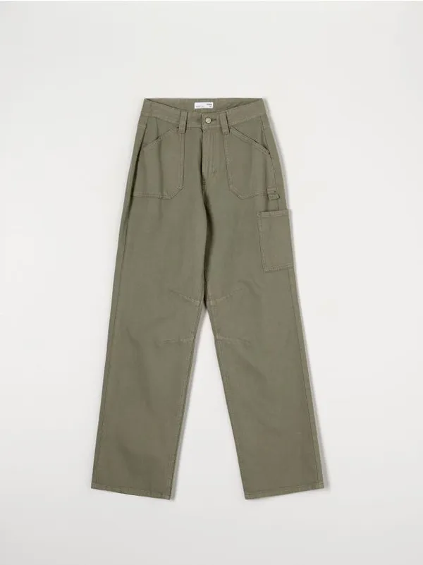 Spodnie jeansowe uszyte z przyjemnej dla skóry bawełny. - zielony