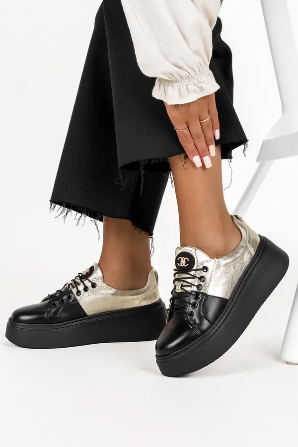 Czarne sneakersy skórzane damskie na platformie sznurowane z ozdobą produkt polski casu ds-711
