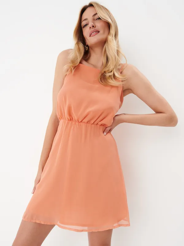 Brzoskwiniowa sukienka mini na ramiączkach - Pomarańczowy