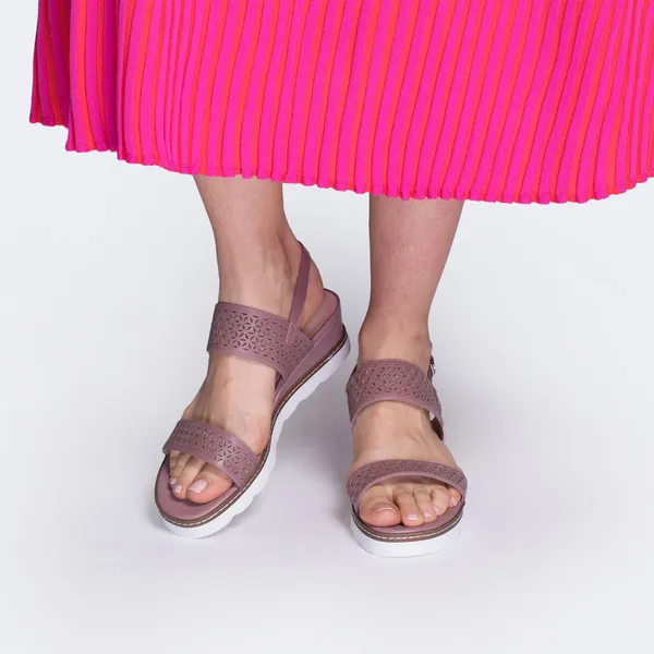 Damskie sandały skórzane z ażurowym wzorem