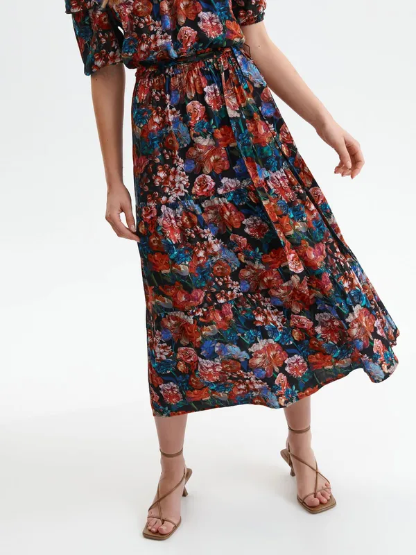 Sukienka z odkrytymi ramionami z nadrukiem w kwiaty