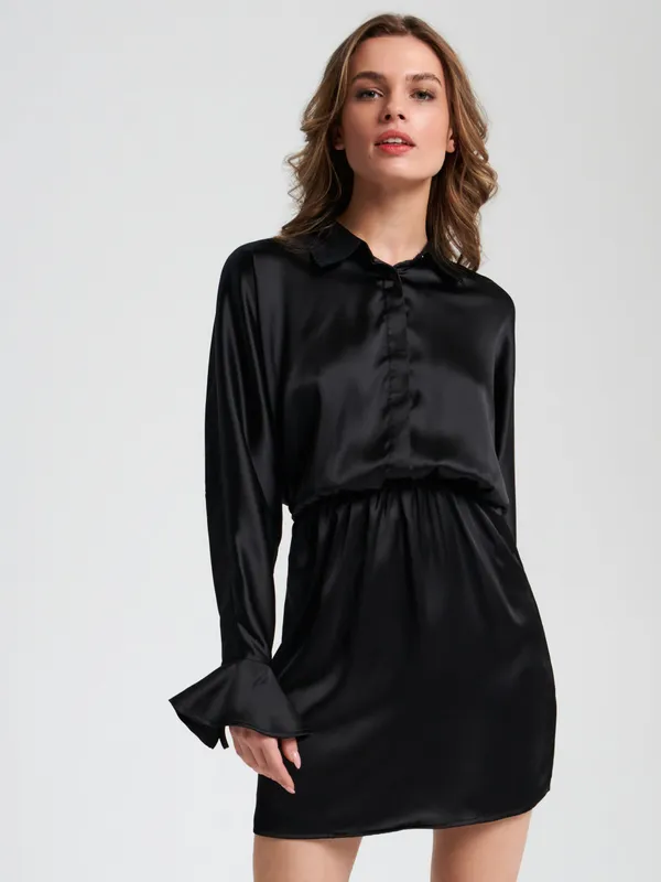 Sukienka mini z bufiastymi rękawami - Czarny