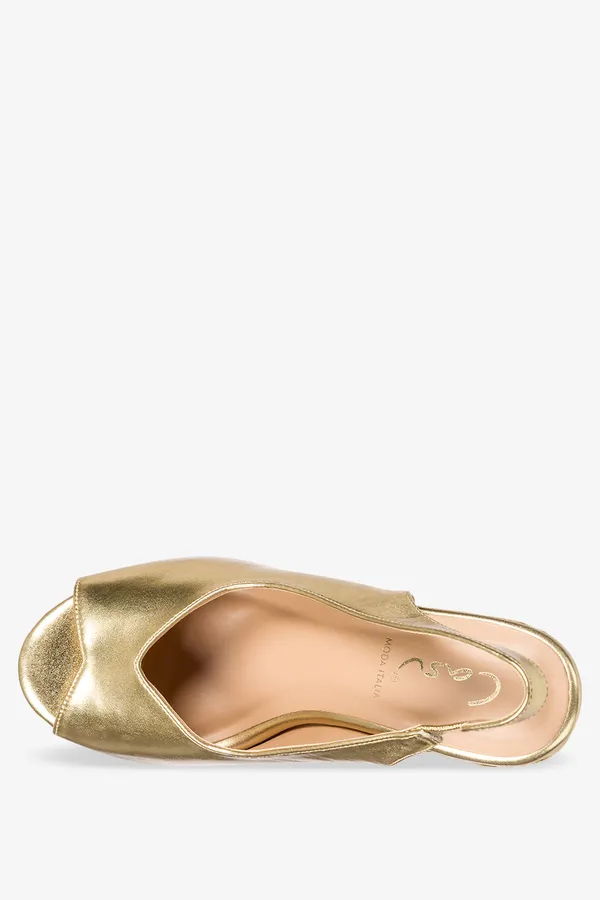 Złote sandały espadryle błyszczące na koturnie casu er23x9-g