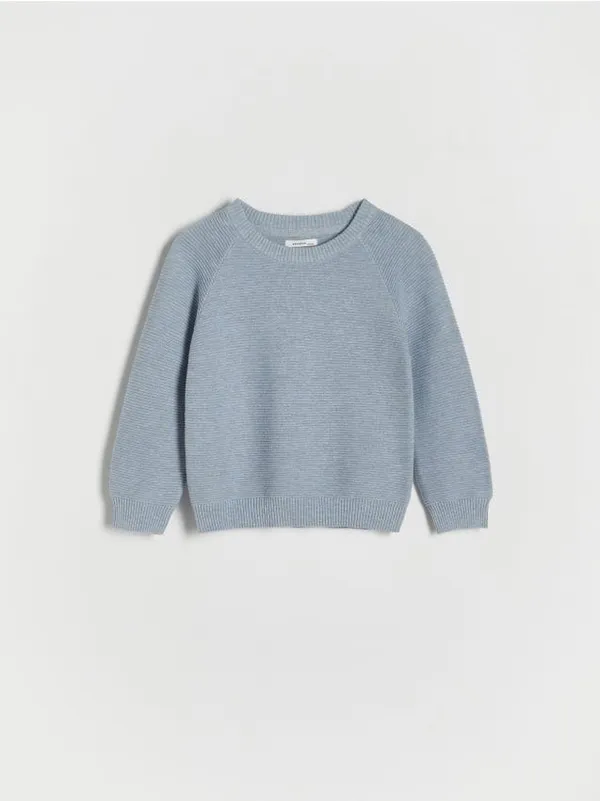 Sweter o prostym fasonie, wykonany ze strukturalnej dzianiny z bawełną. - niebieski