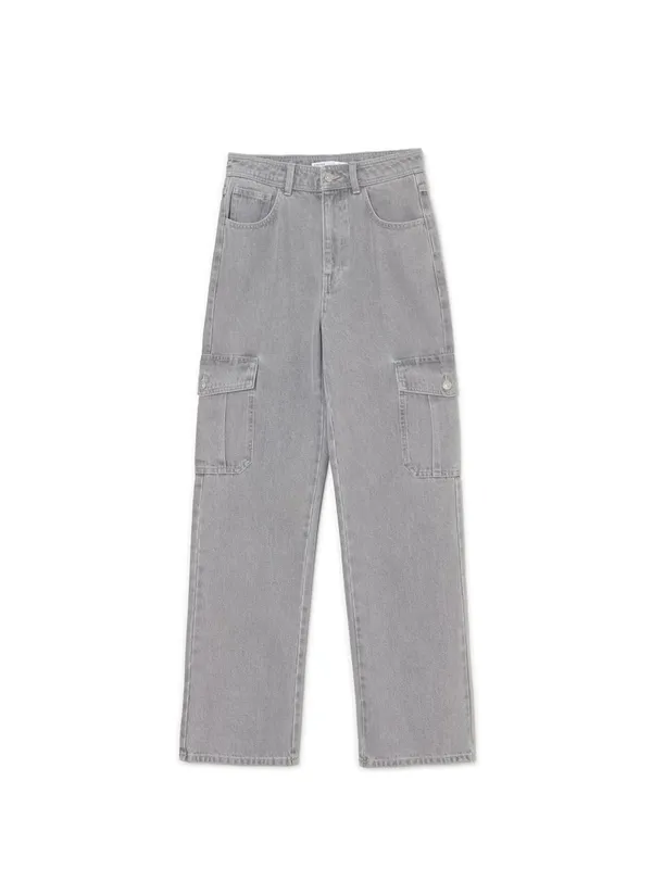 Szare jeansy z kieszeniami cargo