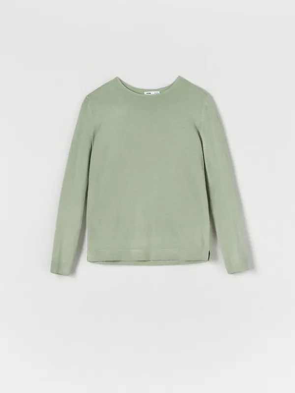 Wygodny sweter uszty z delikatnej dla skóry wiskozy z dodatkiem wytrzymałego materiału. - zielony