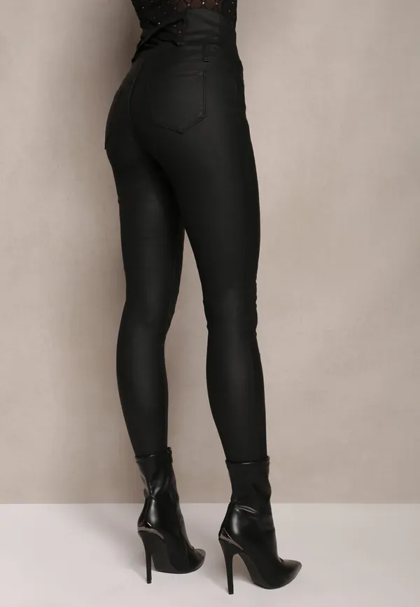 Czarne Spodnie z Imitacji Skóry z Marszczoną Talią i Guzikami Debnath