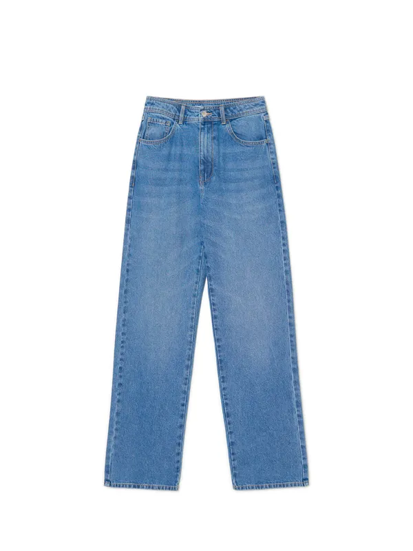 Niebieskie jeansy straight