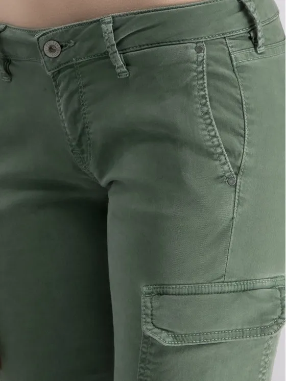 Pepe Jeans Spodnie materiałowe PL211208YD18 Zielony Skinny Fit