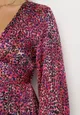 Różowa Sukienka Mini w Cętki z Trójkątnym Dekoltem Zwężana w Talii Dharsh