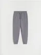 Spodnie typu jogger, wykonane z dresowej, bawełnianej dzianiny. - ciemnoszary