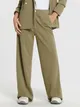 Eleganckie spodnie wykonanane z szybkoschnacego materału z dodatkiem elastycznych włókien. Możesz dobrać pasujacą marynarkę i stworzyć komplet. - zielony