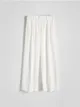 Spodnie o swobodnym fasonie, wykonane z tkaniny z wiskozą. - biały