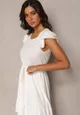 Biała Sukienka o Rozkloszowanym Fasonie z Bawełny Ozdobiona Falbankami Kadan