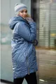 Długa zimowa kurtka pikowana z kapturem - w kolorze jeansowym - Elenis