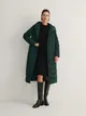 Płaszcz o prostym fasonie, wykonany z pikowanej tkaniny z wypełnieniem. - zielony