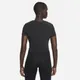 Damska asymetryczna koszulka z krótkim rękawem o standardowym kroju Nike Dri-FIT One Luxe - Czerń