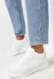 Białe Sneakersy przed Kostkę z Metaliczną Wstawką Nevata