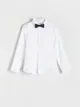 Koszula o regularnym fasonie, wykonana z bawełnianej tkaniny. - biały