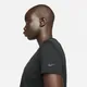 Krótka damska koszulka o standardowym kroju z grafiką i krótkim rękawem Nike Dri-FIT One - Czerń