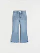 Jeansy typu flare, uszyte z bawełnianej tkaniny z dodatkiem elastycznych włókien. - niebieski