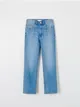 Wygodne jeansy wykonane z miękkiej, jeansowej tkaniny. - niebieski