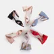 Beżowe damskie sandały na niskim kwadratowym słupku Cefernia - Obuwie - Beżowy