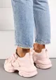 Różowe Sneakersy Ozdobione Napisami na Wysokiej Podeszwie Uvanda