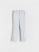 Spodnie typu flare, wykonane z tkaniny z dodatkiem wiskozy i elastycznych włókien. - jasnoniebieski